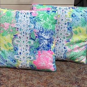 NWT Set of 2 Lilly Pulitzer Pillows